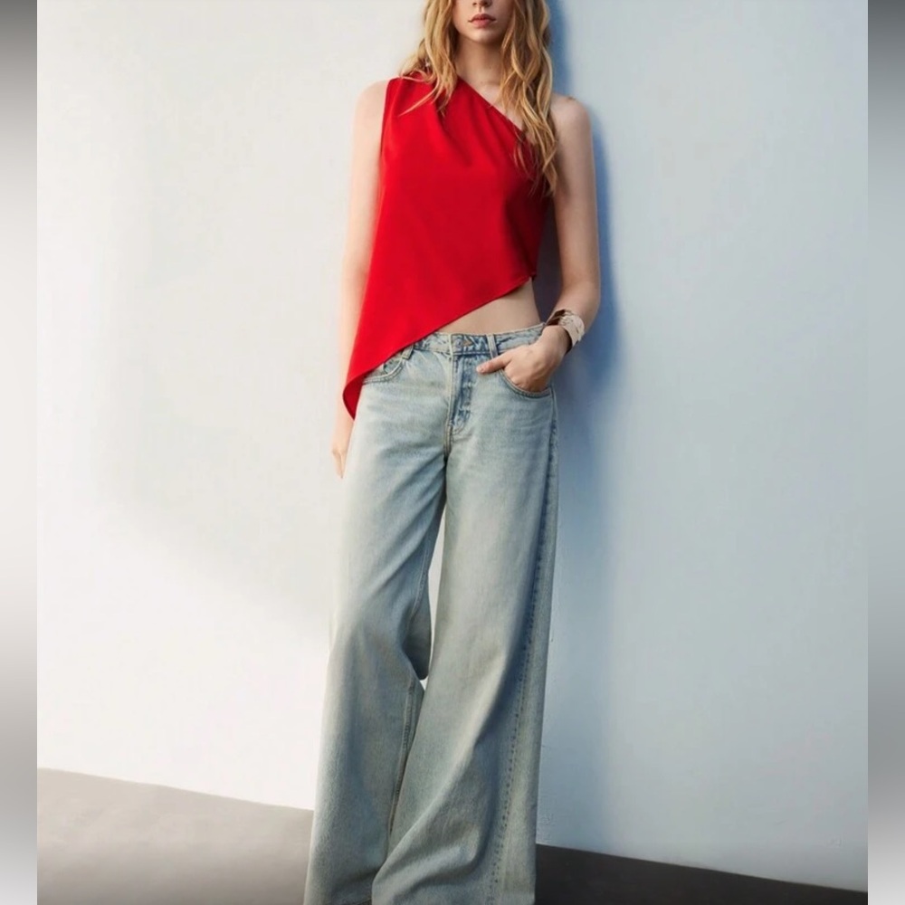 Stylish One-Shoulder Red Top - Picture 6 of 7